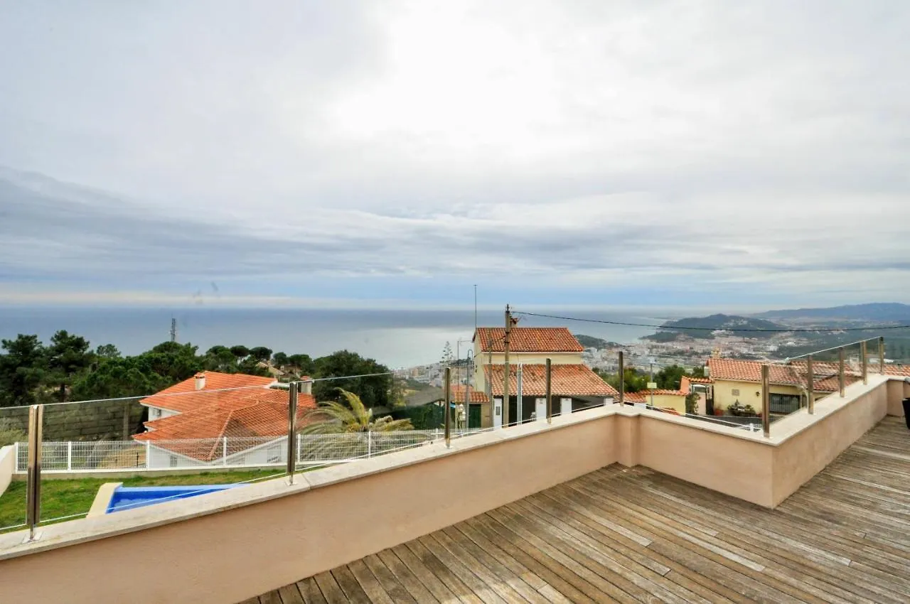 Villa Adam يوريت دي مار