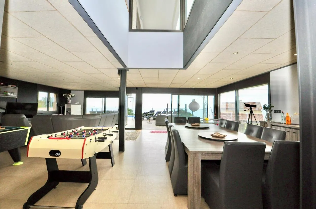 Villa Adam يوريت دي مار 0*,